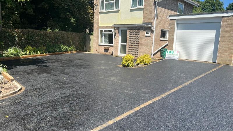 Tarmac Driveway House With Garage